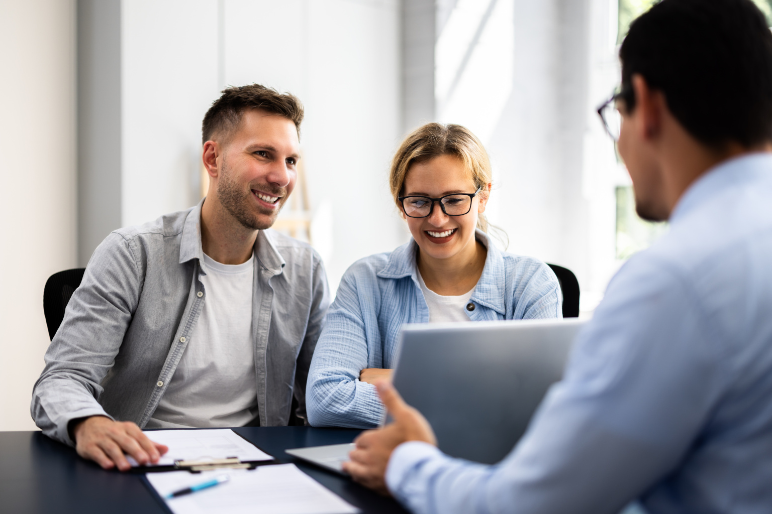 How Multi Currency Banking Solutions Help Expats